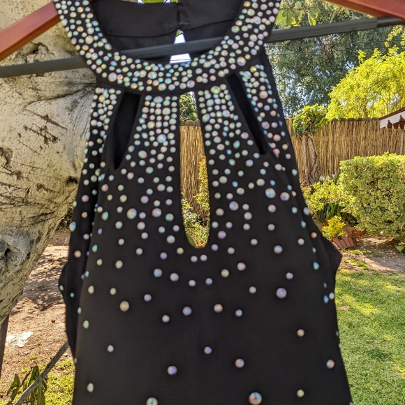 Eye-Catching, Sparkling Evening Gown (S) - Picture 2 of 3